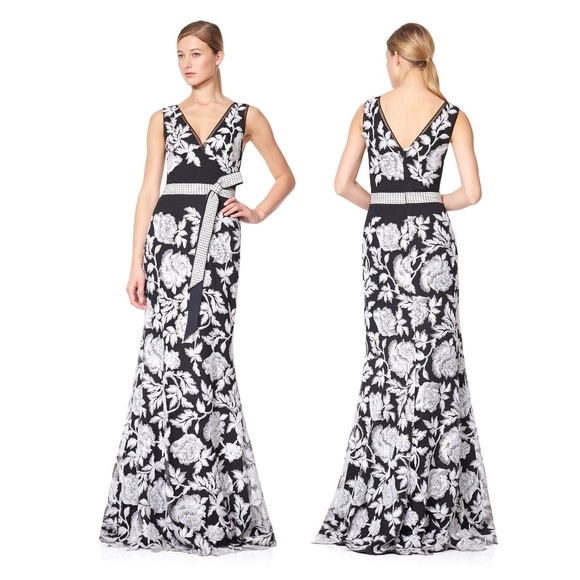 Tadashi Shoji Floral lace black white gown 14Q NWT